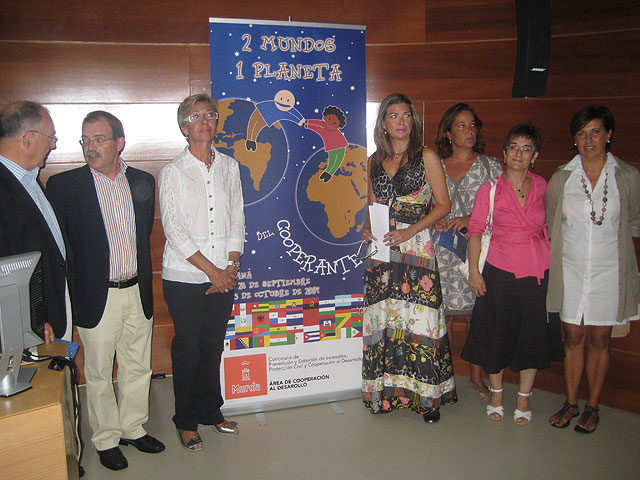 Murcia rinde homenaje a las personas que trabajan en países en vía de desarrollo - 1, Foto 1