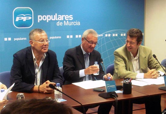 El Grupo Popular se opone a que Zapatero “meta la mano en los bolsillos de los murcianos” - 1, Foto 1