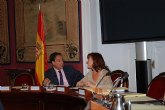 La senadora Mª Jos Nicols pregunta al consejero Bascuñana sobre adopcin