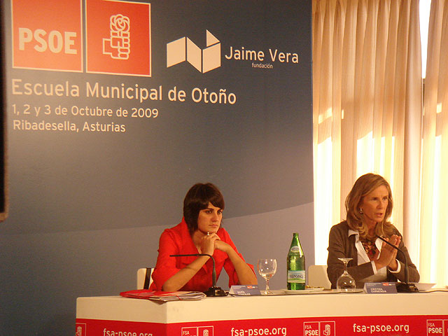 González Veracruz participa en unas jornadas en Ribadesella con la ministra de Innovación Cristina Garmendia - 1, Foto 1