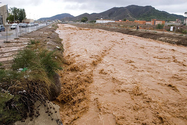 Comienza la limpieza de las playas, tras las pasadas lluvias - 1, Foto 1