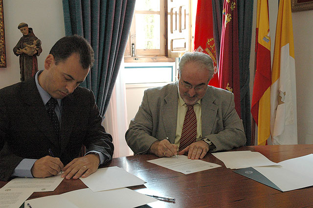 La UCAM suscribe un convenio de colaboración con el Colegio Profesional de Técnicos Superiores Sanitarios de la Comunidad Valenciana - 1, Foto 1