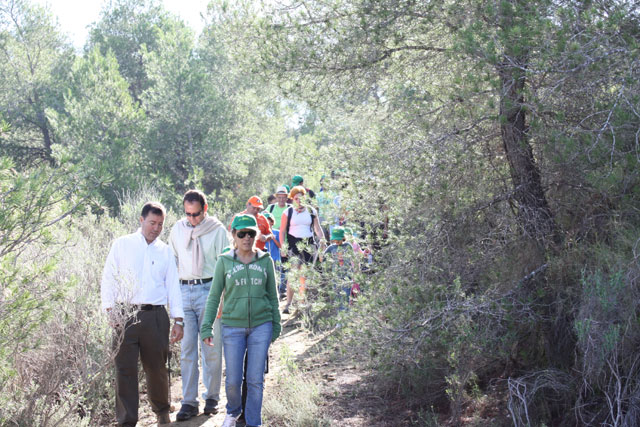 El Alcalde estrena el primer sendero familiar de la Región, denominado Miguel Ángel Cámara Botía por sus promotores - 4, Foto 4