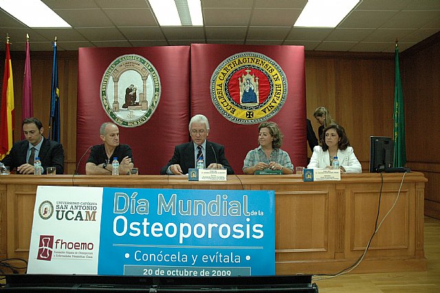 Doctor Martínez Almagro: “La osteoporosis es una enfermedad infravalorada” - 1, Foto 1