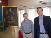 El Alcalde presenta la obra ‘Huertana’, cedida al Consistorio por el pintor Antonio Balibrea