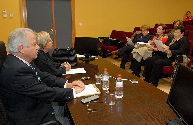 Un catedrático de la Universidad Complutense ofreció una conferencia sobre la retórica en la literatura - 2, Foto 2