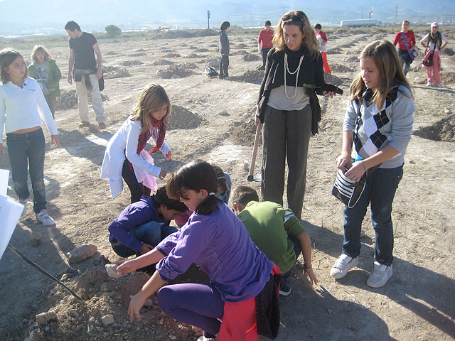 Más de 600 alumnos de colegios del municipio plantarán 2.000 pinos en el Polígono Industrial Oeste - 2, Foto 2