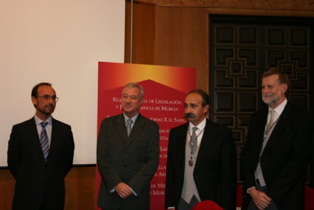 El presidente defiende ante los académicos de artes y ciencias de la Región la necesidad de fomentar el espíritu científico desde la escuela - 1, Foto 1