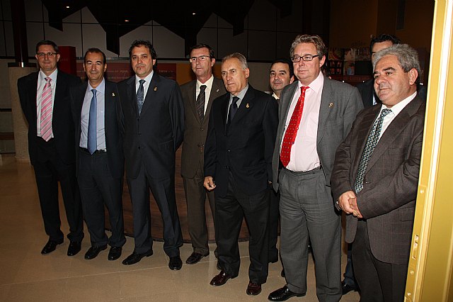 Componentes del Real Madrid visitan Lorca Taller del Tiempo, con motivo del L Aniversario de la Peña Madridista “Ciudad del Sol” - 1, Foto 1