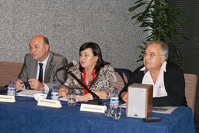 Pablo Alarcón, María Ponce y Vicente Llorca, Foto 1