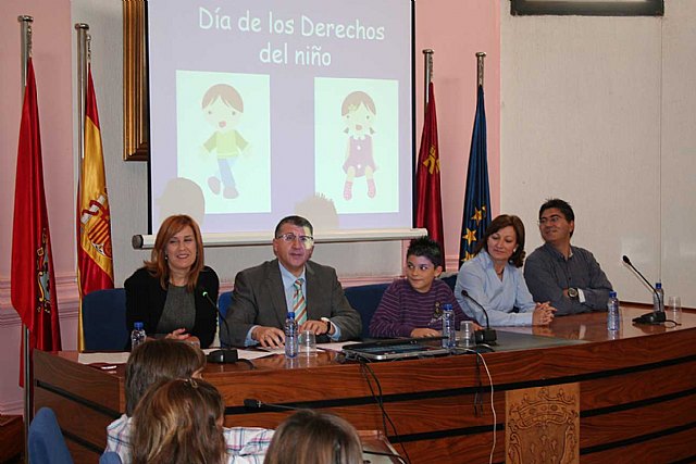 Los niños de Alcantarilla dirigen por un día la política municipal - 1, Foto 1