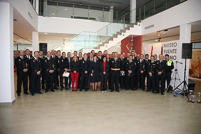 La consejera de Presidencia celebra con la policía Local de Fuente Álamo la festividad de su patrón, San Gregorio Taumaturgo - 1, Foto 1