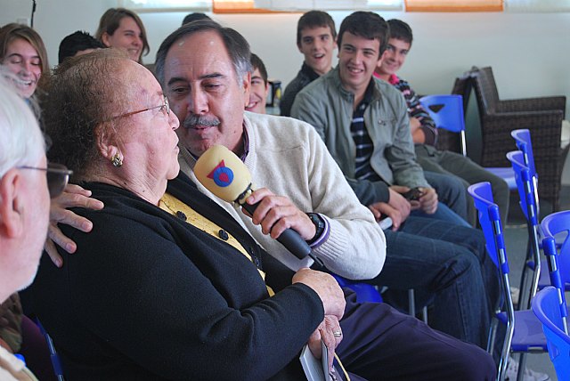 La pedanía de el Paretón-Cantareros se convirtió en el escenario durante dos horas del programa La plaza regional, paso a paso, de ORM, Foto 4