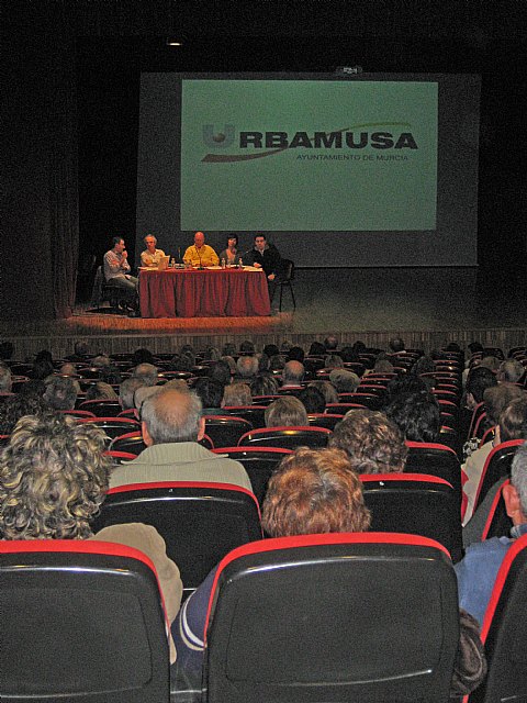 Fachadas y cubiertas nuevas para los vecinos de Los Almendros en La Alberca - 1, Foto 1