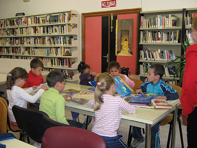 La Biblioteca Municipal de Lorquí, punto de encuentro de los escolares del “Jesús García” - 1, Foto 1