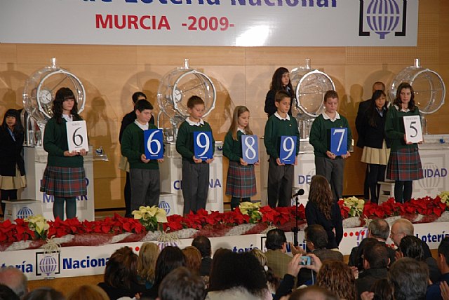 El primer premio del sorteo de la Lotería Nacional celebrado en Murcia es para el 69.897 - 1, Foto 1