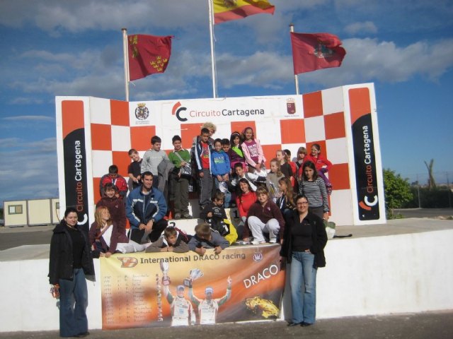 El colegio Puig Campillo visita el Circuito de Velocidad con el ADE - 3, Foto 3