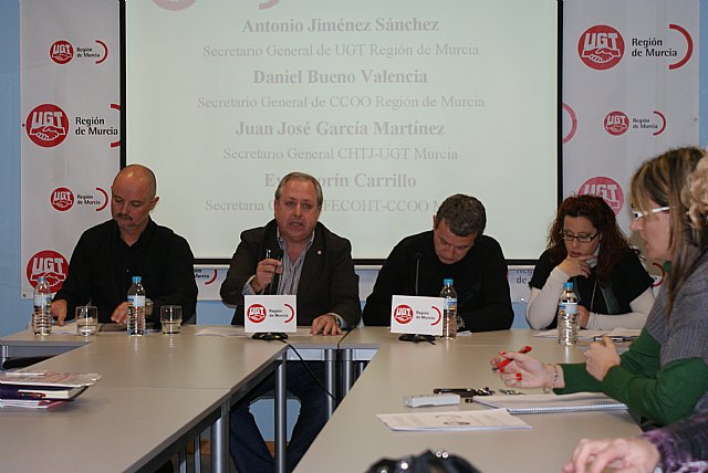 UGT y CCOO denuncian la desregulación de las condiciones laborales del nuevo convenio regional de grandes almacenes - 1, Foto 1