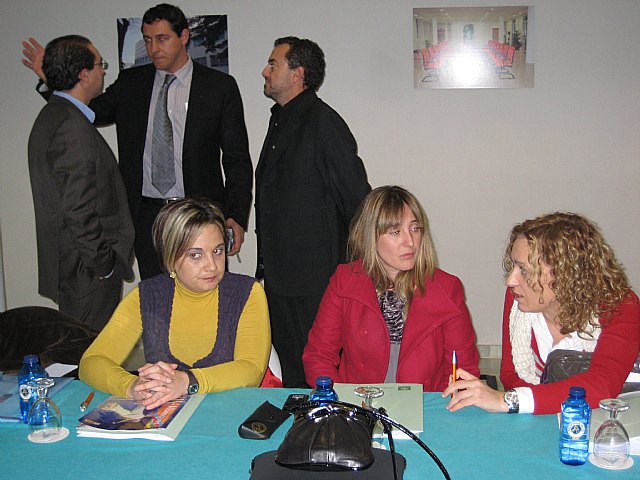 La directora del Instituto de la Juventud de la Región de Murcia, Verónica López, durante la Asamblea General Ordinaria del Consorcio de la Red de Albergues Juveniles de España (REAJ)., Foto 1