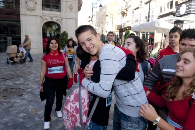 Abrazos para todos por el Día Internacional del Voluntariado - 1, Foto 1