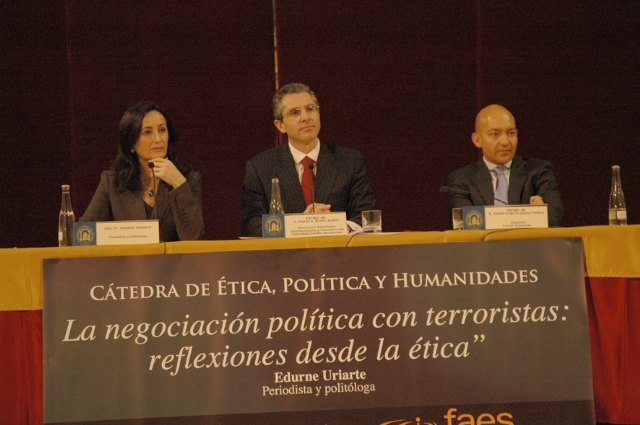 Edurne Uriarte: “No hay fundamento ético para negociar con terroristas” - 1, Foto 1