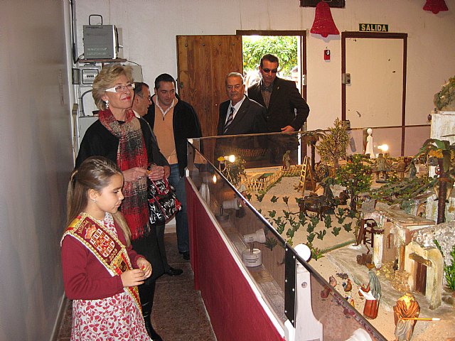 Pelegrín felicita a la Federación de Peñas Huertanas por el décimo aniversario de su belén - 2, Foto 2