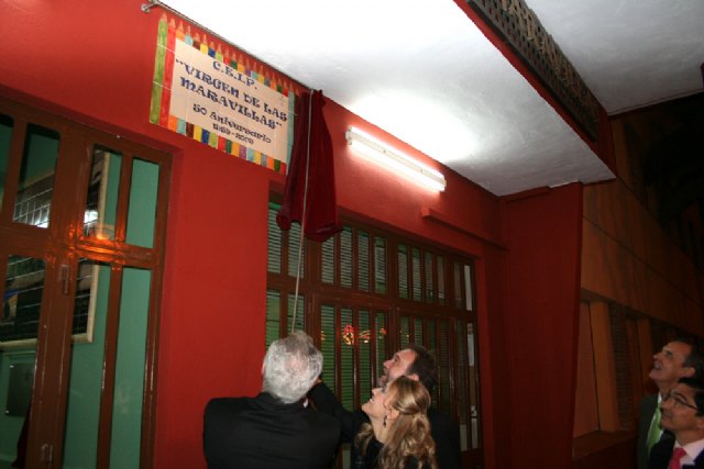 Sotoca descubre la placa de la ‘Pizarra de Plata’, concedida al colegio Virgen de las Maravillas - 3, Foto 3