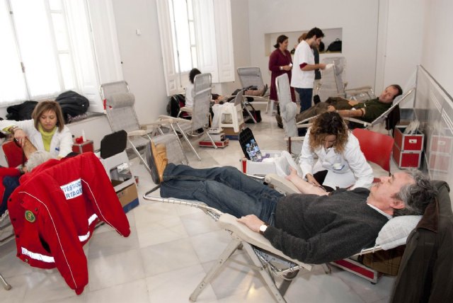 El entrenador del Cartagena y el concejal de Sanidad se estrenan como donantes - 2, Foto 2