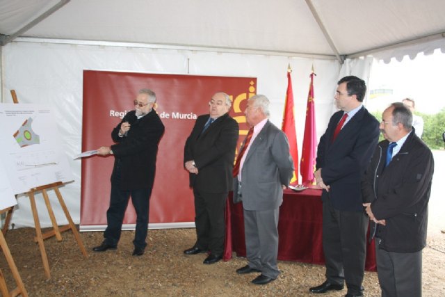 Comienzan las obras de construcción de una nueva glorieta en la variante de Alquerías - 2, Foto 2