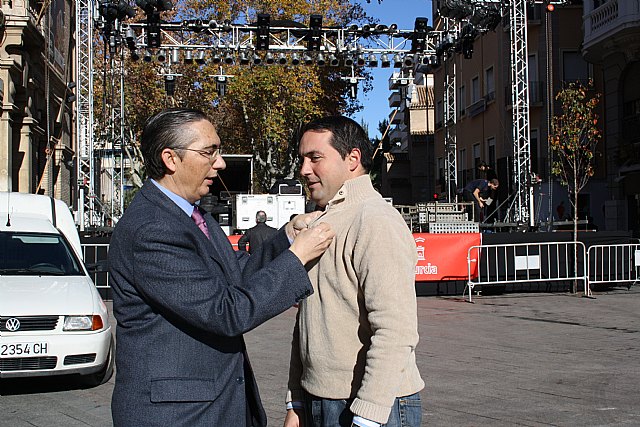 El Grupo Hortiberia le impone la insignia de ‘5 al día’ al concejal de Fiestas y Cultura Popular, Rafael Gómez Carrasco - 1, Foto 1