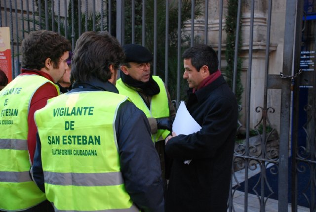 La Plataforma Ciudadana transmite personalmente al Presidente Valcárcel y al Director General Ujaldón su inquietud para que sea declarado BIC el yacimiento - 3, Foto 3