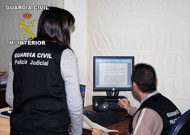 Detenida por la Guardia Civil por ofrecer servicios sexuales gratuitos - 1, Foto 1