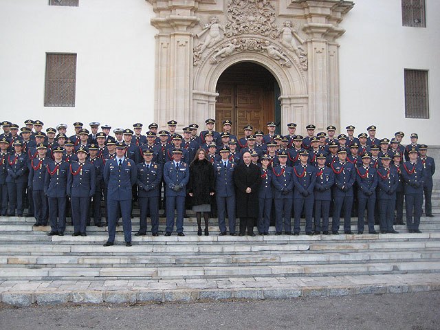 Los alumnos de la Academia General del Aire visitan a la patrona de la ciudad - 2, Foto 2