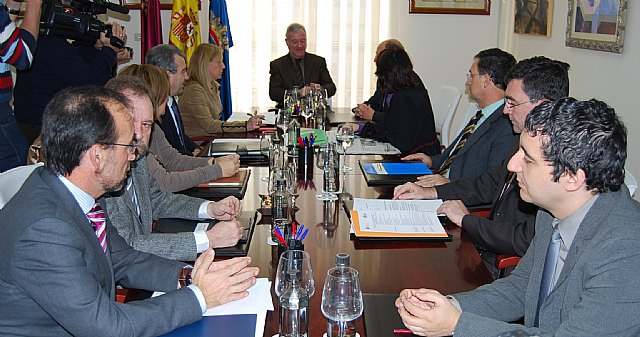 El Consejo de Gobierno celebró su reunión semanal en Alhama de Murcia, Foto 1