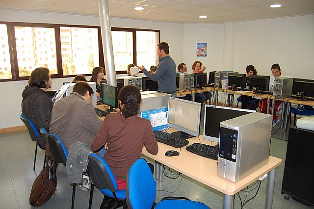 Radio ECCA Fundación  inicia un curso de aplicaciones informáticas de gestión empresarial - 1, Foto 1