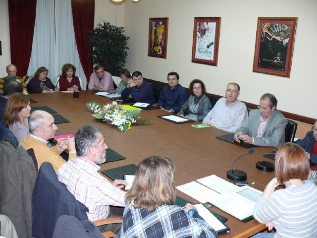 La comunidad educativa de Jumilla no consigue unificar el criterio sobre si es más necesario un colegio o un instituto - 1, Foto 1