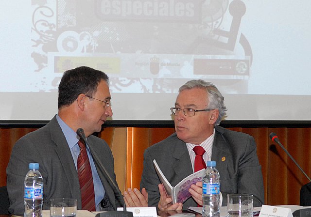 La Universidad de Murcia elabora una guía para los alumnos con necesidades especiales - 2, Foto 2