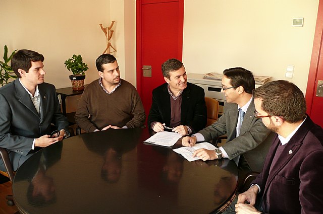 Saura se reúne con los representantes del Colegio de Ciencia Política y Sociología - 1, Foto 1