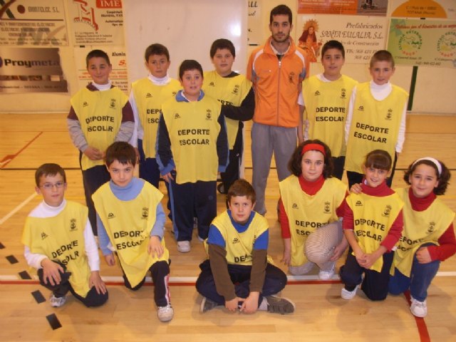 La concejalía de Deportes organiza una jornada de baloncesto benjamín enmarcada en los juegos escolares del programa de Deporte Escolar, Foto 2