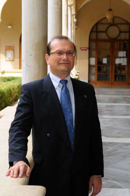 El profesor Faustino Cavas elegido decano de la Facultad de Derecho - 1, Foto 1