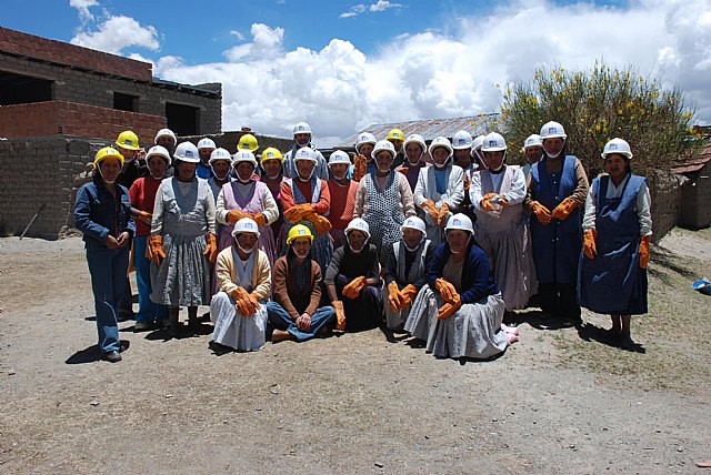 La gestión del Ayuntamiento permite construir en El Alto cinco centros educativos para mujeres y niños - 1, Foto 1