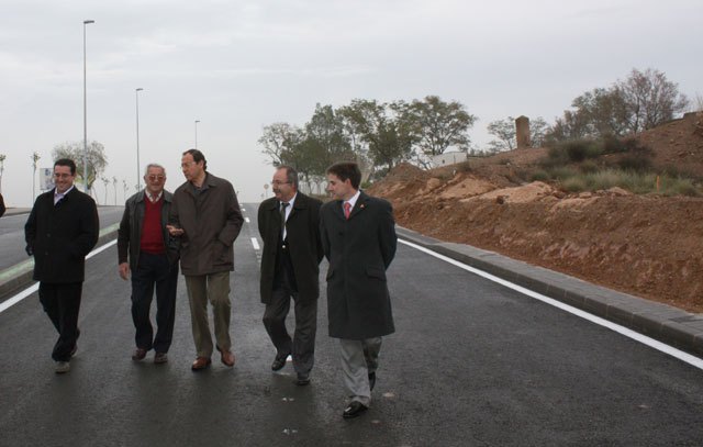 El Ayuntamiento de Murcia mejora las comunicaciones en la zona norte con la transformación de un deteriorado vial agrícola en una carretera de 4 carriles - 2, Foto 2