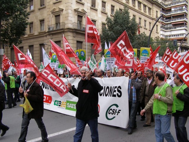 CCOO destaca la unidad sindical y la participación en la primera movilización por la suspensión de los acuerdos firmados con el Gobierno Regional - 1, Foto 1