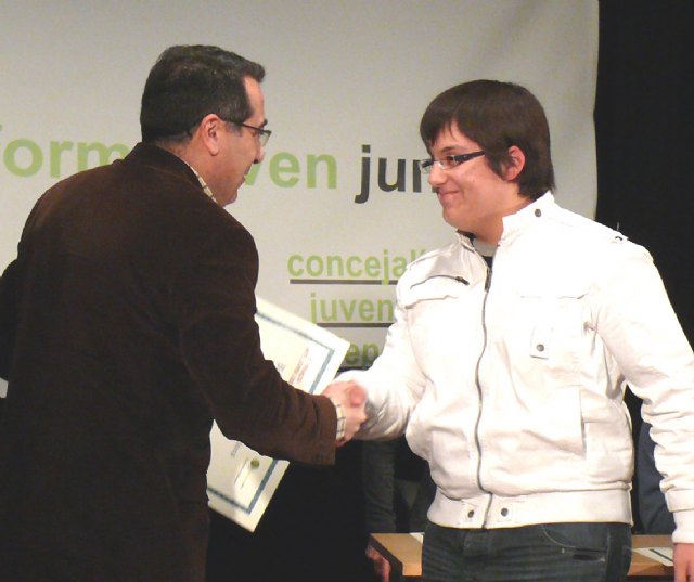 Centenares de personas asistieron a la entrega de los XI Premios Arte Joven de la Concejalía de Juventud - 4, Foto 4