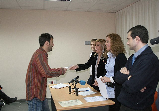 Un grupo de jóvenes en situación de desempleo recibe formación en Informática y edición de video digital - 1, Foto 1