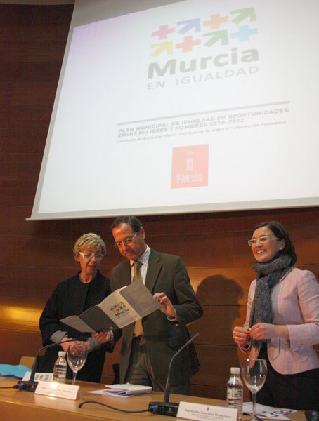 El Alcalde Cámara da lectura al Manifiesto por la Igualdad en el Día Internacional de las Mujeres - 1, Foto 1