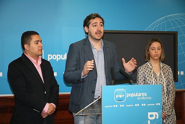 Martínez: “Zapatero vacila, ignora y traiciona a los jóvenes” - 1, Foto 1