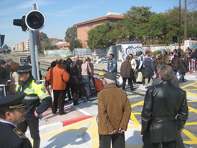 Mejora la seguridad en el paso a nivel de Santiago el Mayor - 1, Foto 1