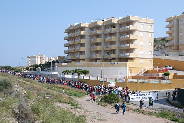 Más de mil personas marchan en contra de la urbanización de Cala Reona - 1, Foto 1