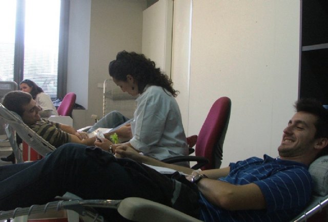 Trescientos miembros de la comunidad universitaria donan sangre en la UPCT - 1, Foto 1